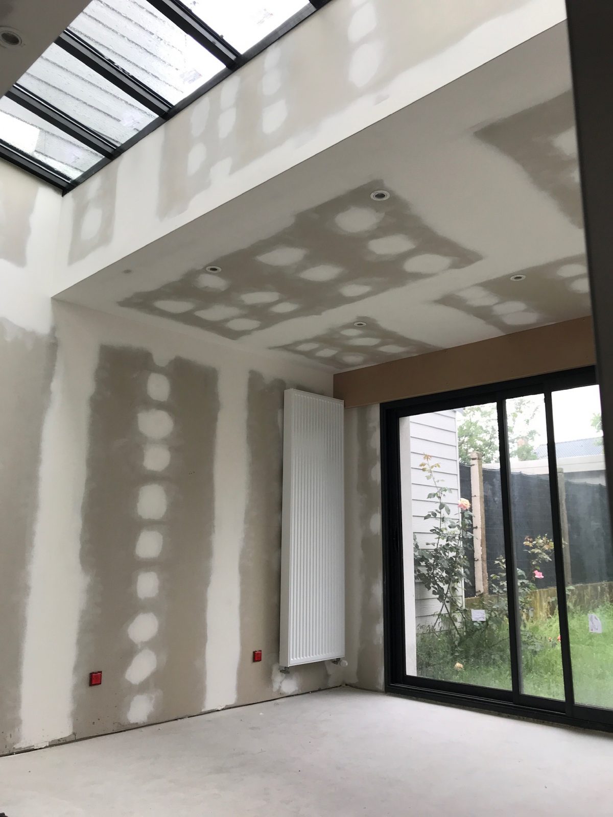 extension maison couloir de verre